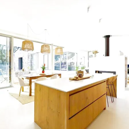 Feriehus Sstunning Contemporary Villa Messanges *